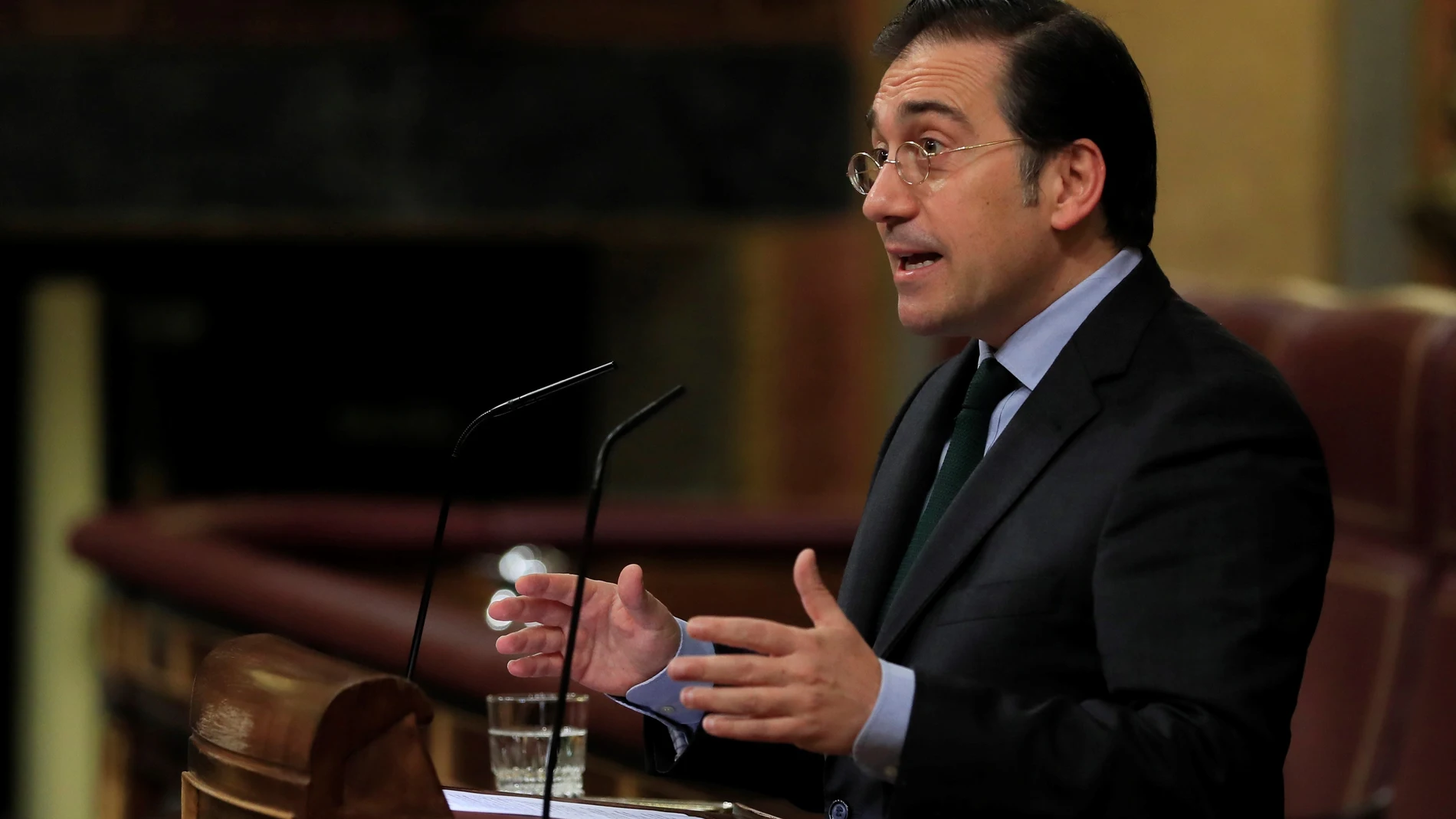 El ministro de Exteriores José Manuel Albares interviene en el Pleno del Congreso de los Diputados