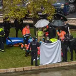  Muere un joven en Zaragoza tras clavarse un cuchillo en una plaza