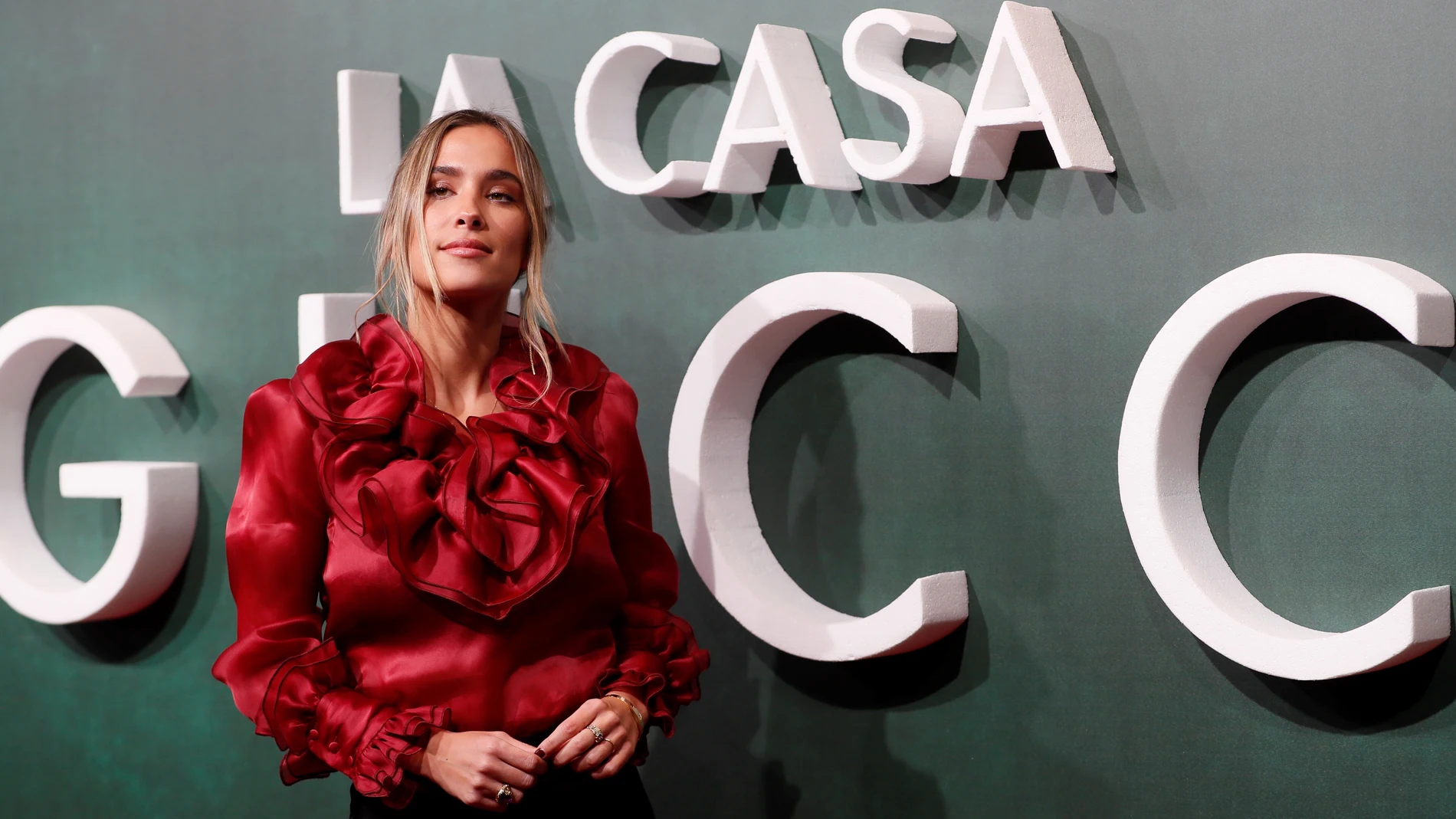 MADRID, 23/11/2021.- La influencer María Pombo a su llegada hoy martes al estreno de la película "La Casa Gucci" en los cines Callao, en Madrid. EFE/Mariscal