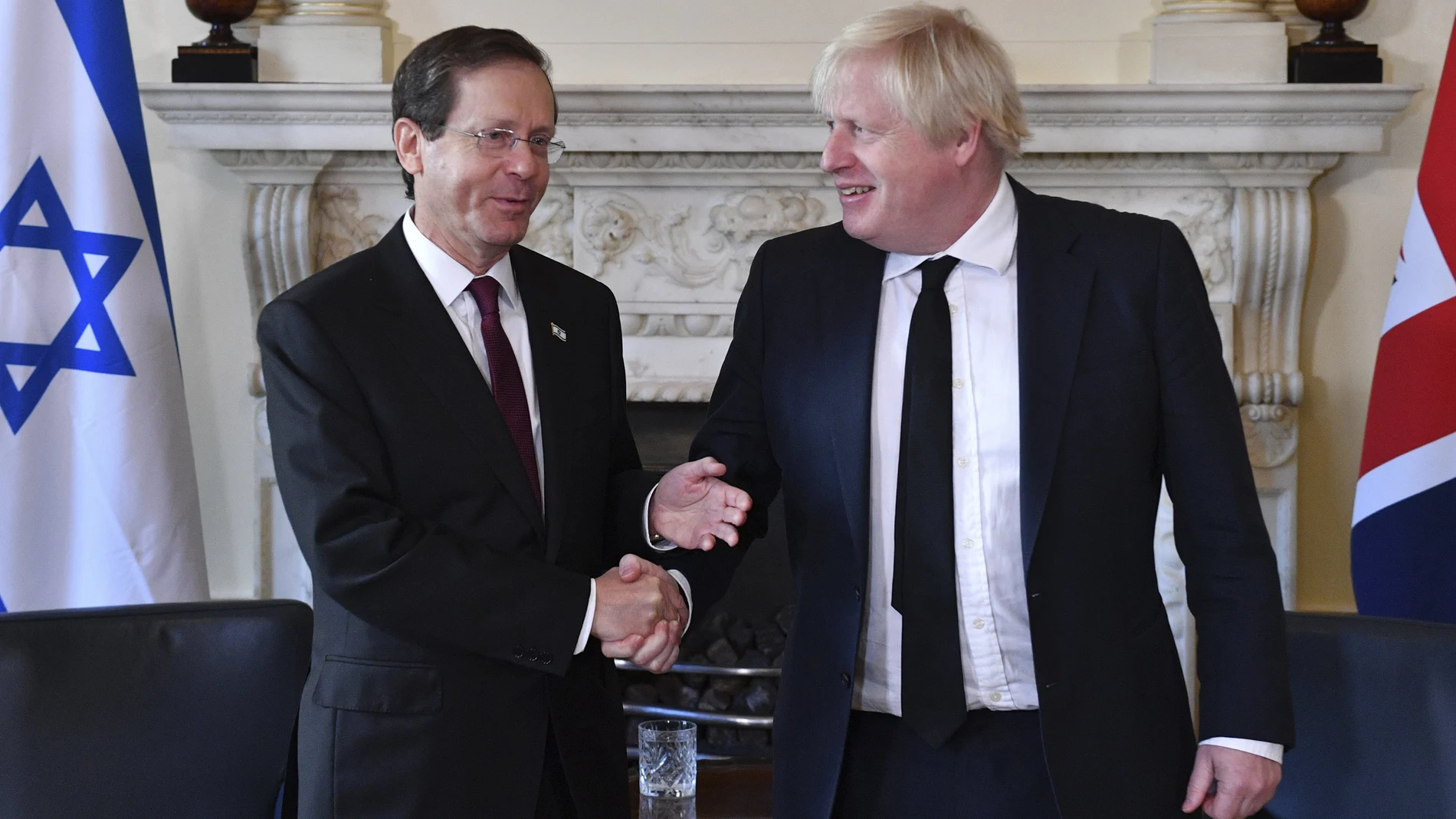 Boris Johnson recibe en Downing Street al presidente israelí, Isaac Herzog