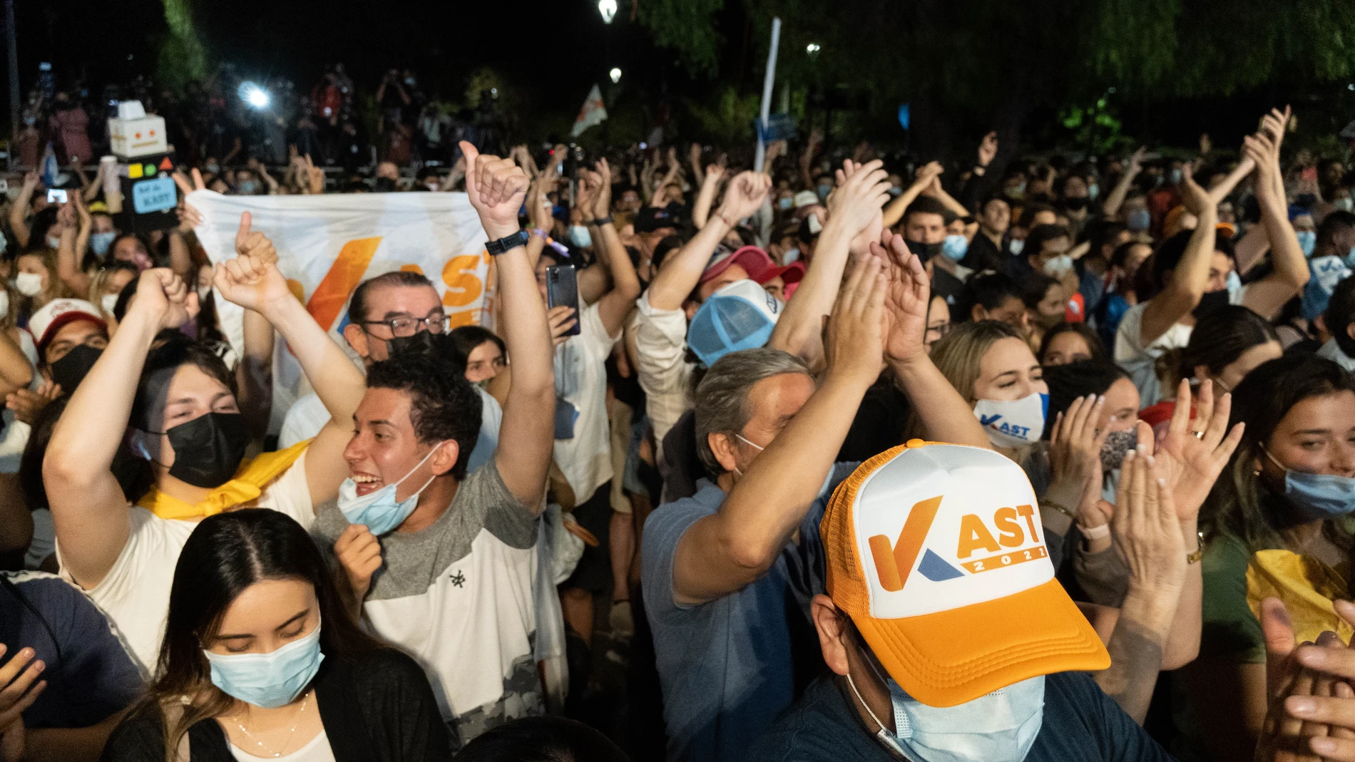 Seguidores del candidato de extrema derecha de Chile José Antonio Kast.24/11/2021