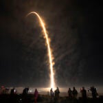 23 November 2021, US, Vandenberg Space Force Base: The SpaceX Falcon 9 rocket launches with the Double Asteroid Redirection Test (DART) spacecraft onboard from Space Launch Complex 4E at Vandenberg Space Force Base in California. US space agency NASA launched a satellite that will be steered directly into an asteroid to alter its course, in the first mission of its kind. Photo: Gene Blevins/ZUMA Press Wire/dpa23/11/2021 ONLY FOR USE IN SPAIN