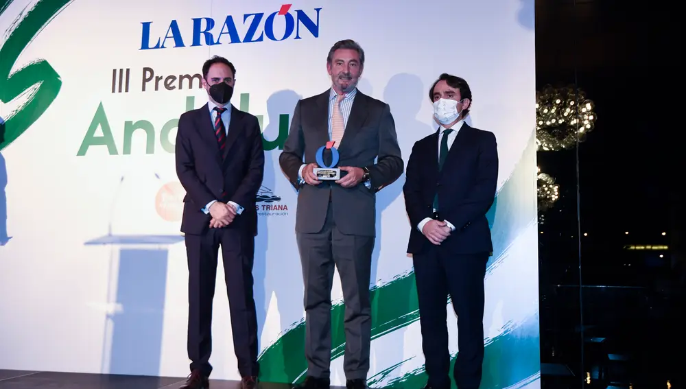 Pepe Lugo, Gaspar Sáez y Mario Muñoz. El Premio al Nuevo Concepto Gastronómico correspondió en esta edición a Restaurante Arrozante