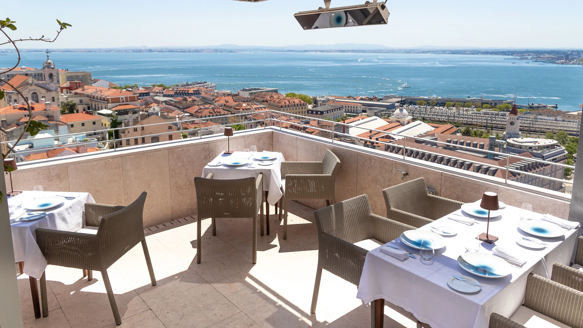Comer con estas vistas es una experiencia inolvidable. Foto cortesía del Hotel Verride.