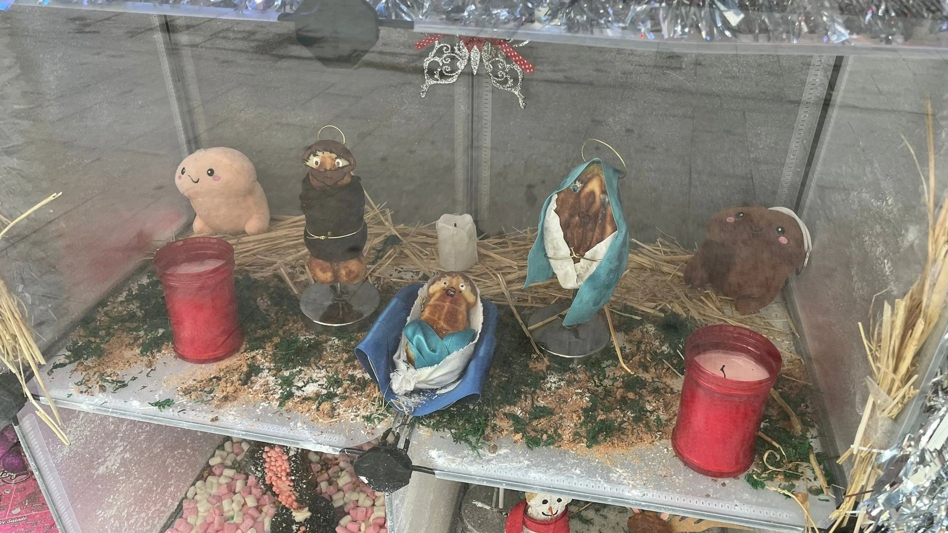 Imagen del Belén montado en un comercio que ha llevado a los tribunales Vox