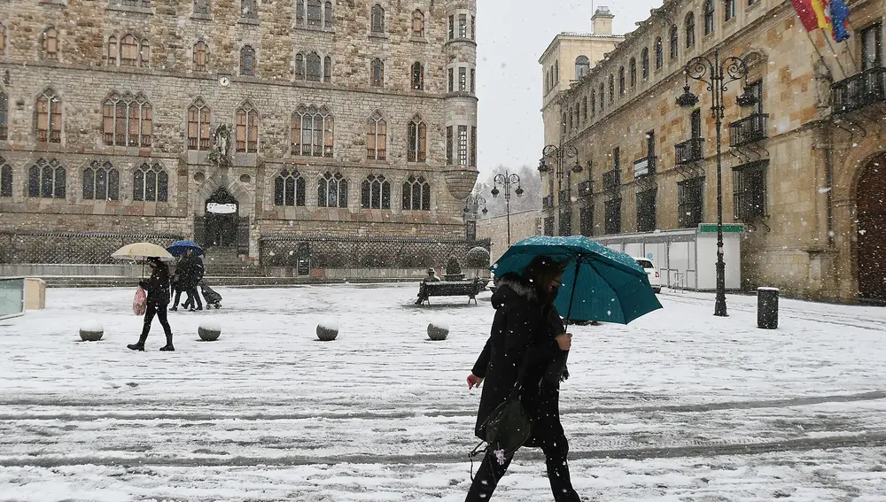 Ayuntamiento León activa Plan Nevadas ante las precipitaciones en la ciudad