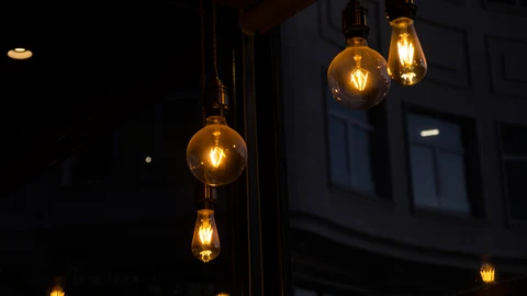 Bombillas encendidas en Madrid