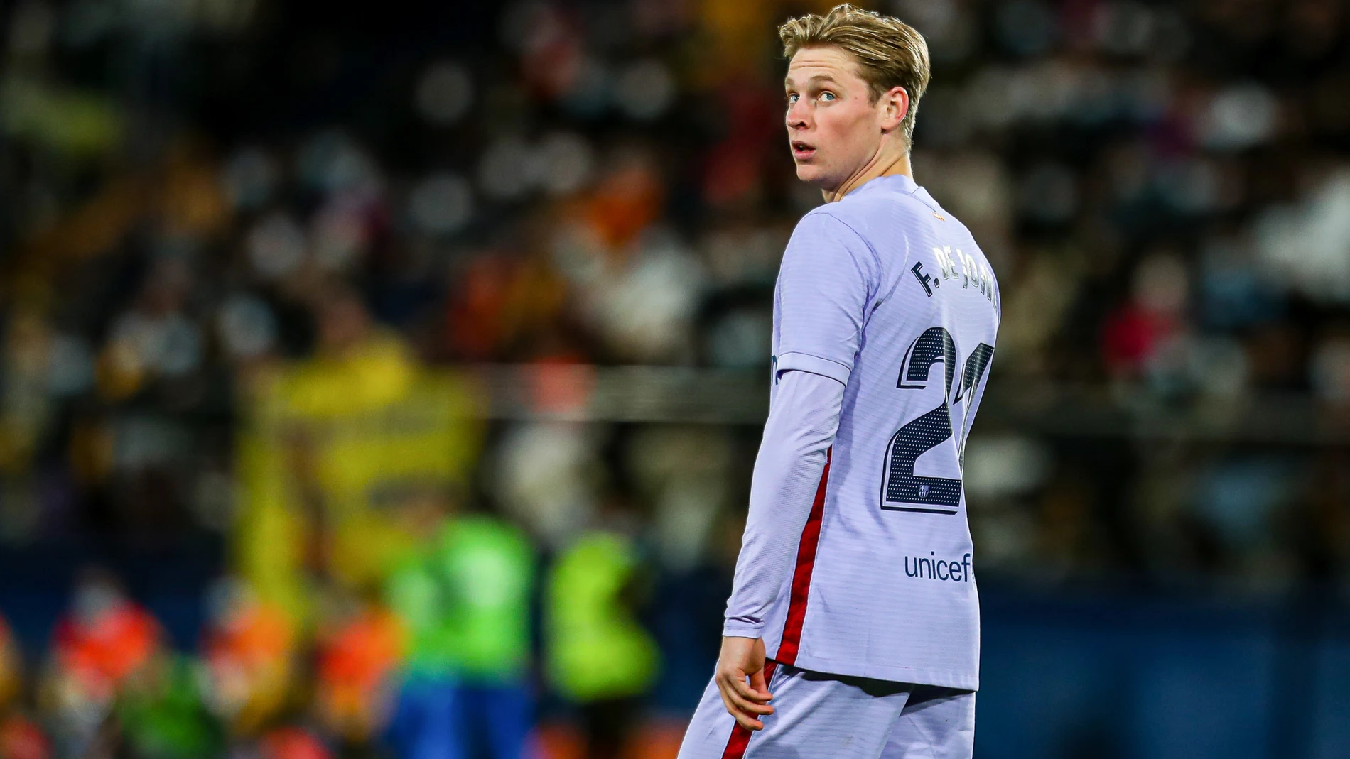 Frenkie de Jong of FC Barcelona looks on during the Santander League match between Villareal CF and FC Barcelona at the Ceramica Stadium on November 27, 2021, in Valencia, Spain.AFP7 27/11/2021 ONLY FOR USE IN SPAIN