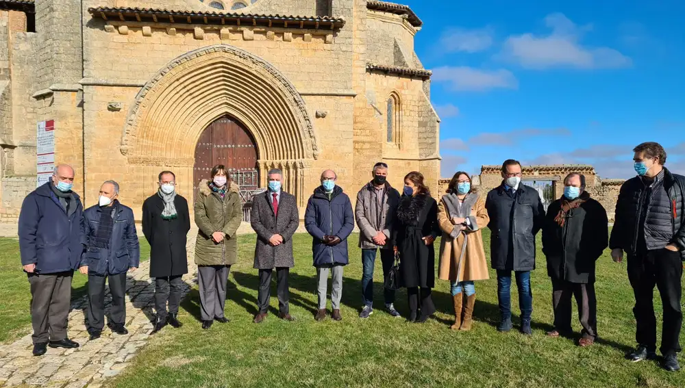 El consejero de Cultura y Turismo, Javier Ortega, visita las obras de restauración de la Iglesia de Nuestra Señora de los Reyes de Grijalba (Burgos).