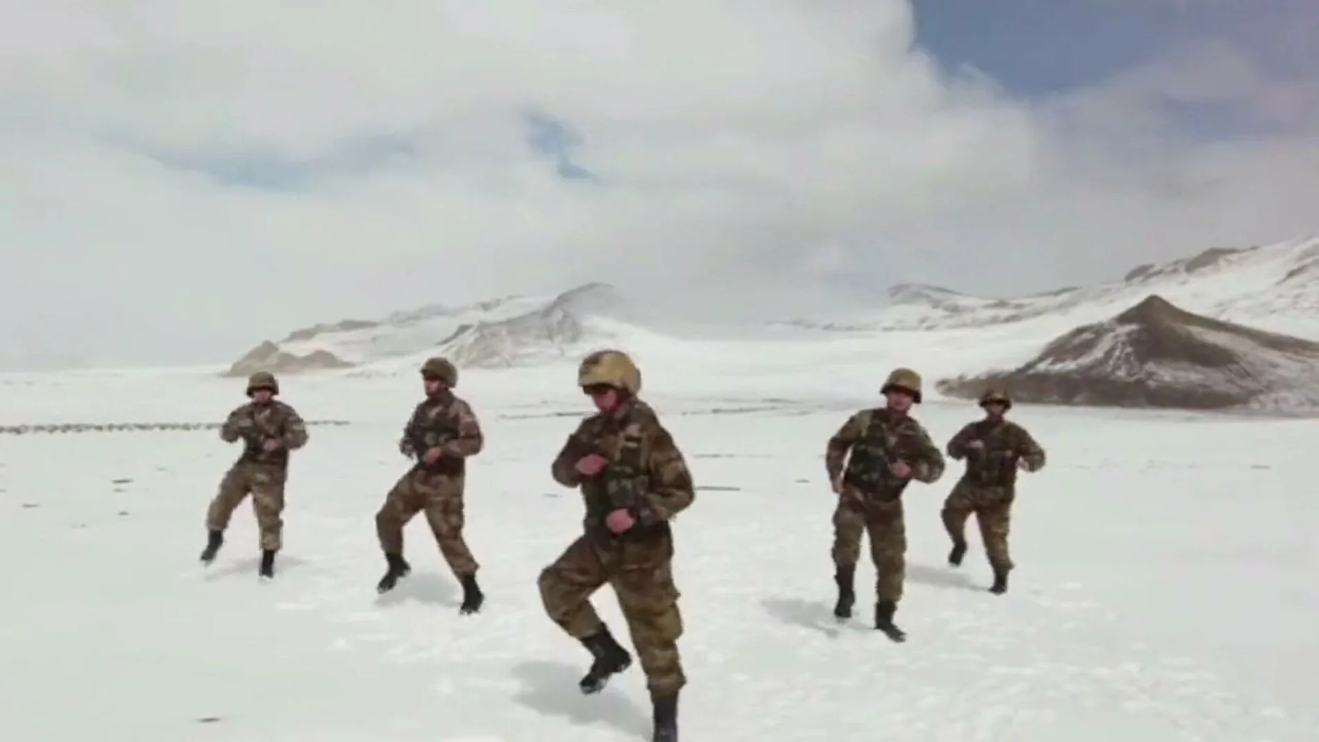 La publicación del baile de los soldados chinos se hizo viral y fue muy aplaudida en las redes sociales