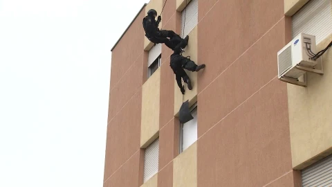 ¿Cuánto gana un geo de la Policía Nacional?, ¿qué pruebas tienen que superar?, ¿cuál es su origen?