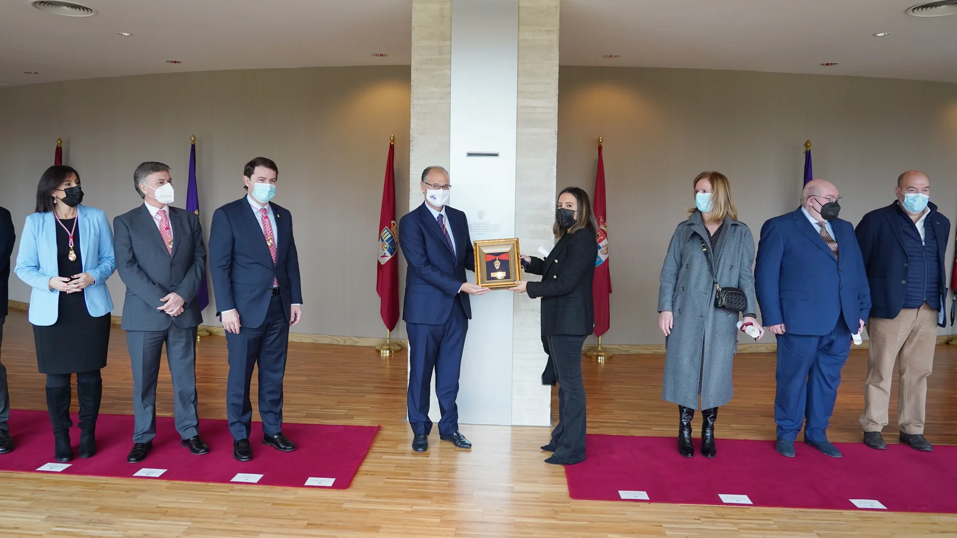 Las Cortes de Castilla y León entregan la Medalla de Oro de la instituci�n a todos los sanitarios y sociosanitarios de la Comunidad por su labor durante la pandemia de la COVID-19