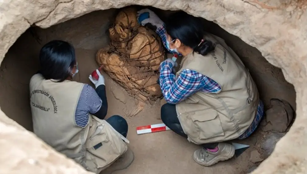 Momia pre inca hallada en Perú