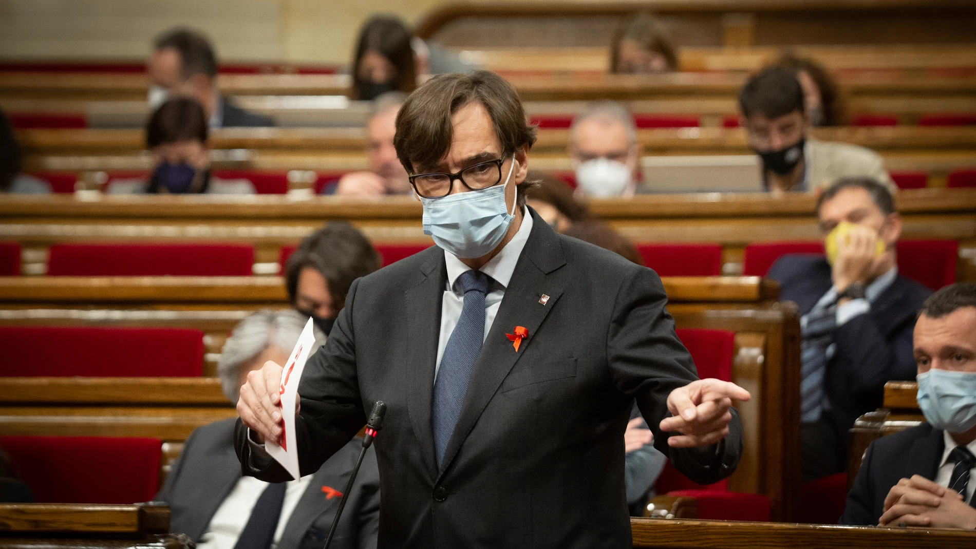 El líder del PSC en el Parlament, Salvador Illa, en una segunda sesión del Pleno de la Cámara catalana, a 1 de diciembre de 2021, en Barcelona, Cataluña (España).