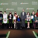 Ignacio Galán , presidente de Iberdrola, con los proyectos galardonados en los Premios SuperA Iberdrola