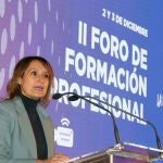 La consejera de Educación, Rocío Lucas, inaugura el II Foro de Formación Profesional