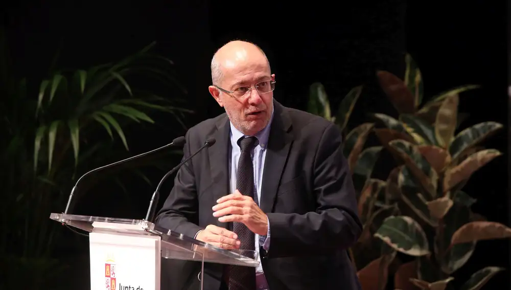 El vicepresidente, portavoz y consejero de Transparencia, Ordenación del Territorio y Acción Exterior, Francisco Igea, clausura la jornada 'Memoria de Nuestra Democracia'