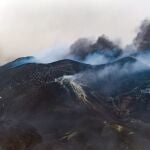 El volcán de Cumbre Vieja, en La Palma, cesó su actividad explosiva este viernes por la tarde, lo que permite verlo con más claridad