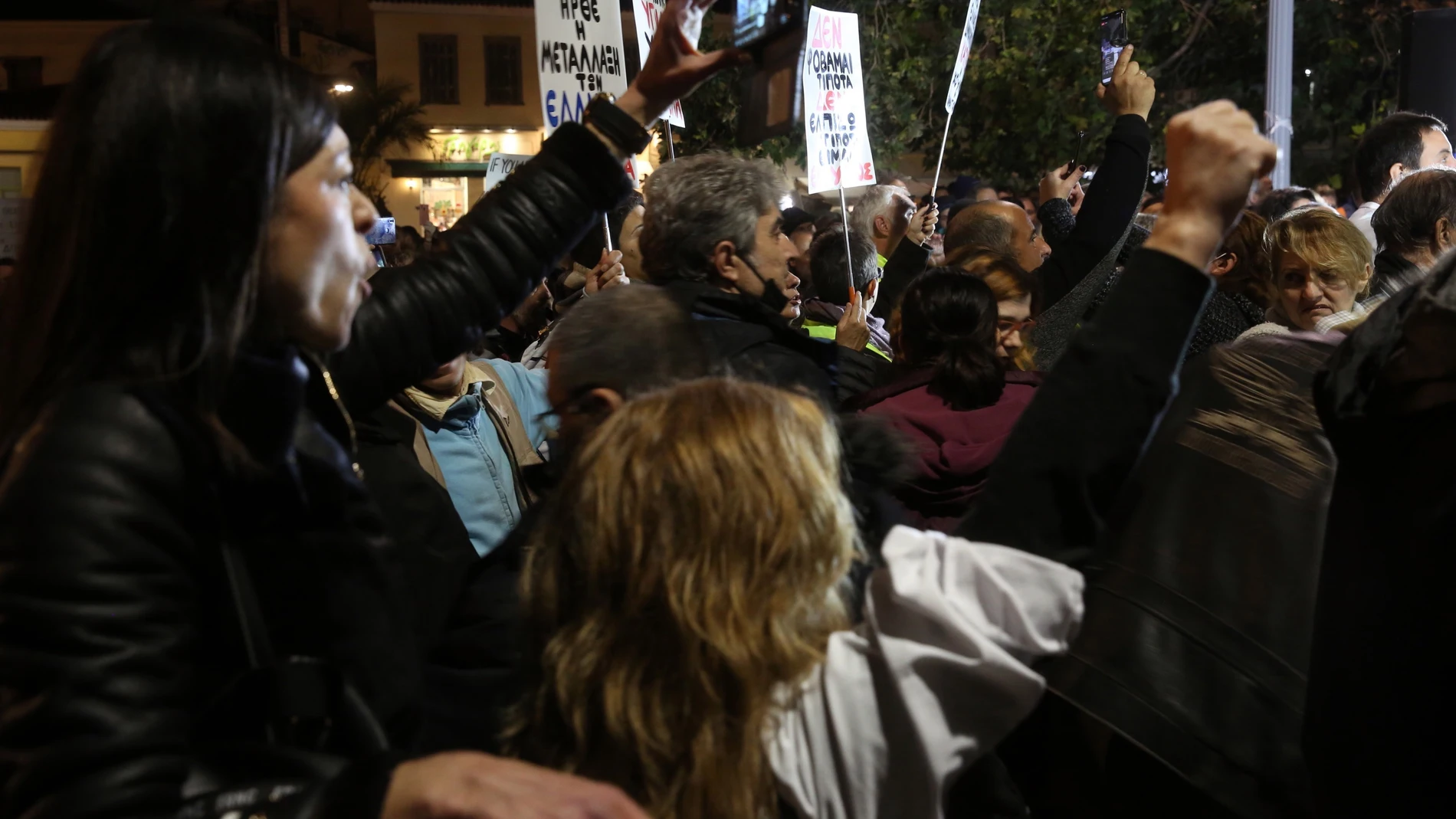 Protesta contra las medidas anticovid en Atenas, Grecia