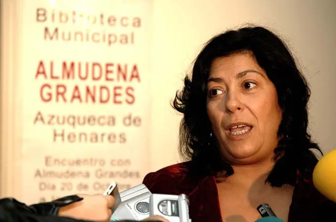 La crónica de Marta Robles: Muere Almudena, vuelve el pánico con ómicron y habla Yolanda