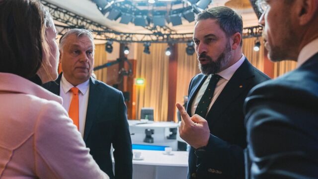 ALos ultraconservadores marcan las líneas generales de sus futuras relaciones con la Unión Europea y una posible coalición para formar una nueva familia política en el Parlamento Europeo.En la imagen Abascal y Orban
