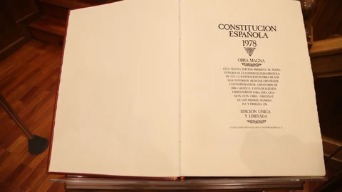 Un ejemplar de la Constitución Española