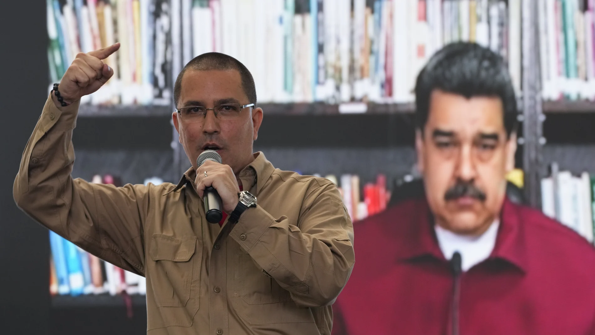 El ex ministro de Exteriores chavista Jorge Arreaza se lanza a la carrera por el Estado de Barinas con Nicolás Maduro detrás