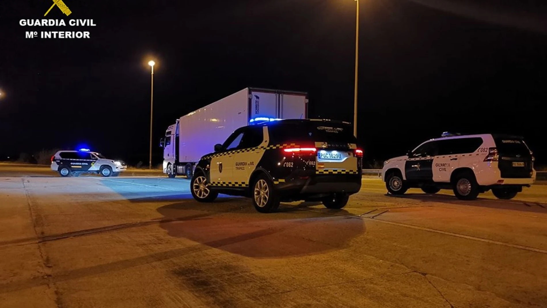 Se le imputan los delitos contra la seguridad vial, conducción temeraria, resistencia y desobediencia grave a los agentes de la autoridad