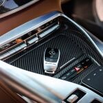 El mando automático de un automóvil Mercedes BenzPEXELS07/12/2021