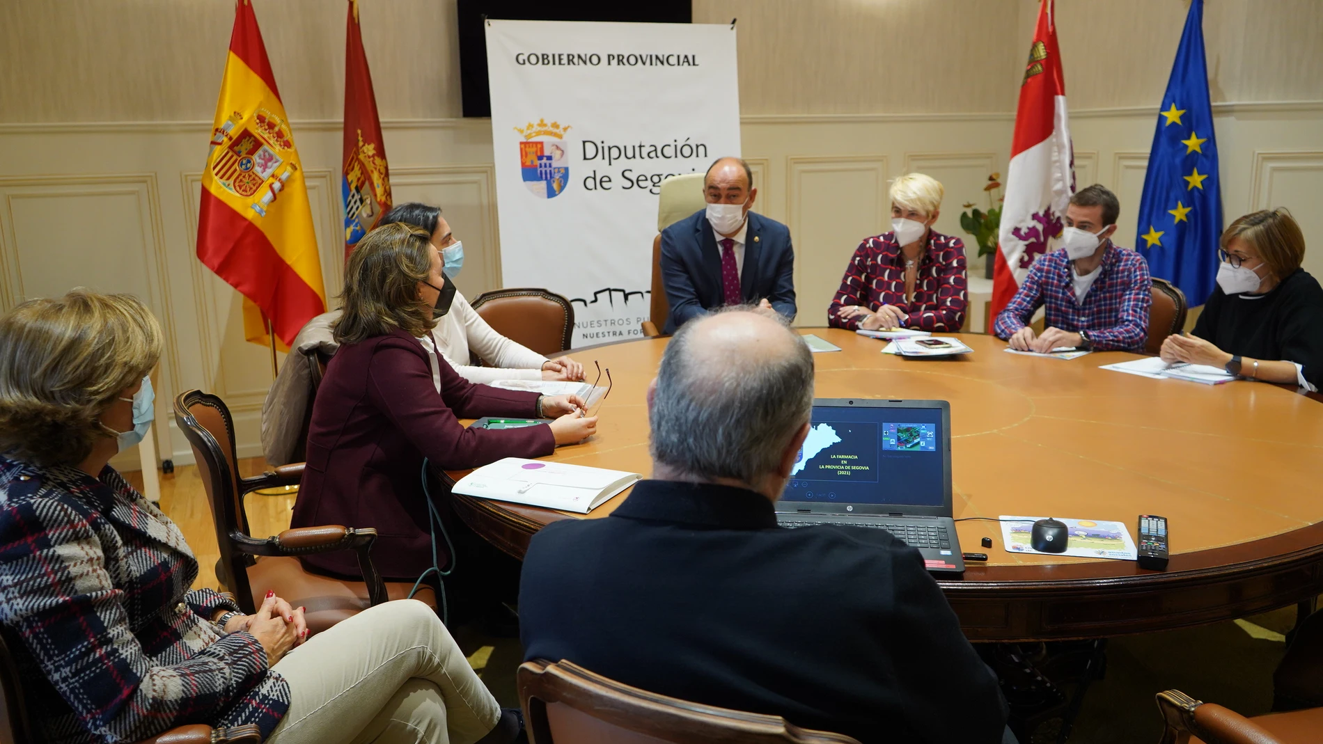 Miguel Ángel de Vicente mantiene un encuentro con la directiva de Colegio Oficial de Farmacéuticos de Segovia