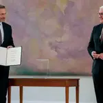 El líder liberal alemán, Christian Lindner, es designado ministro de Finanzas por el presidente federal, Frank Walter Steinmeir