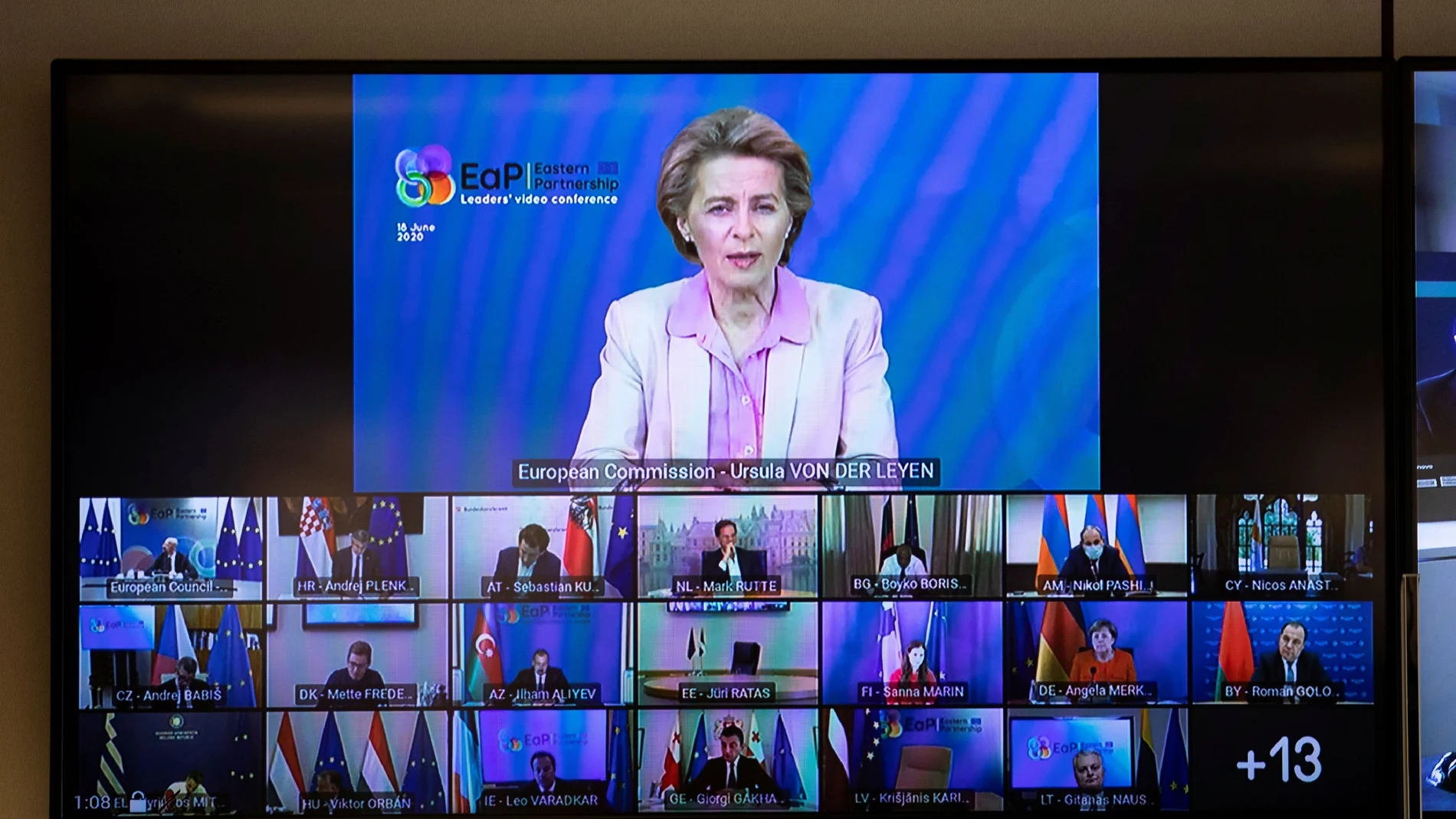 Imagen de la presidenta Ursula von der Leyen durante la cumbre de las democracias