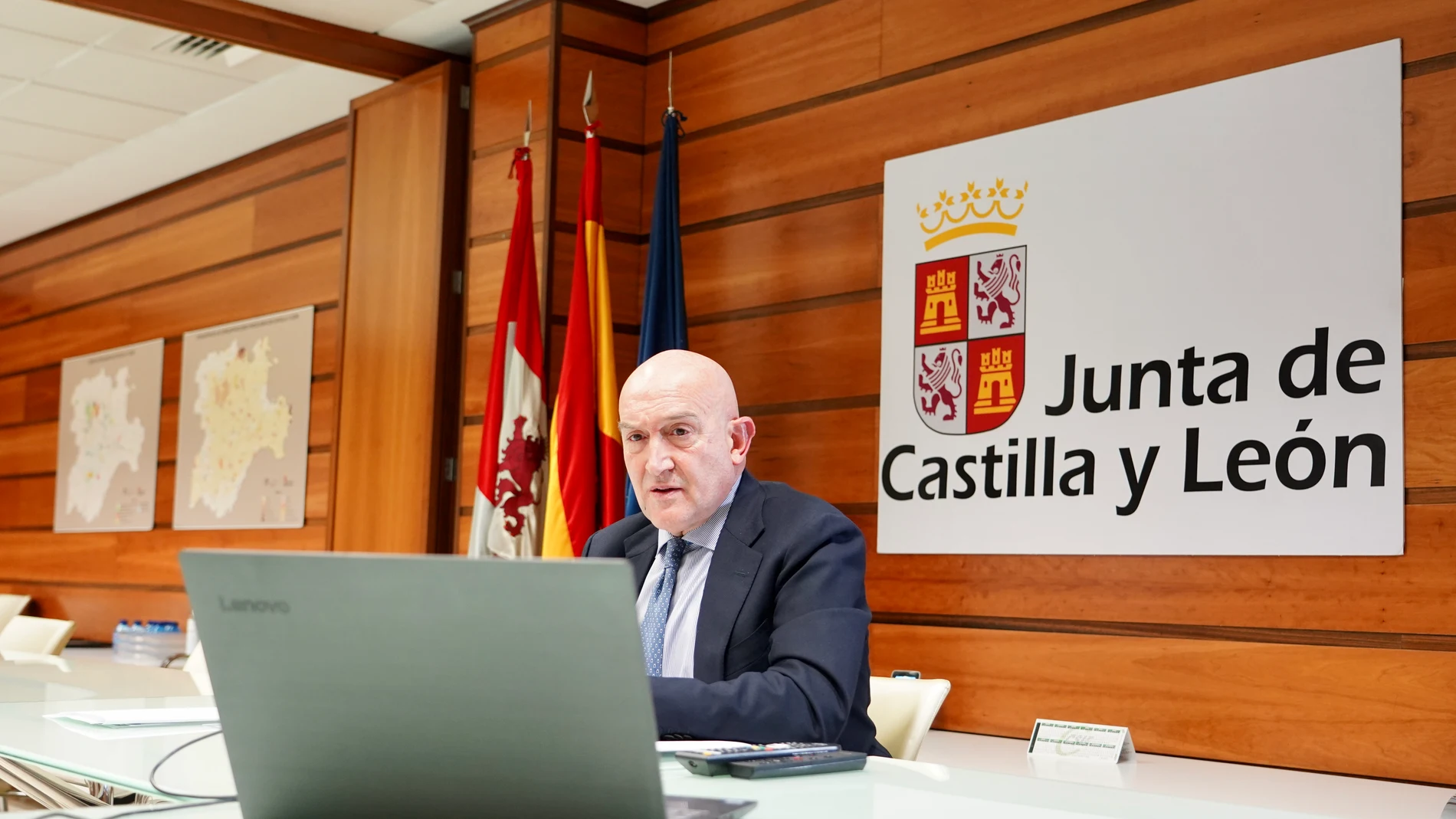 El consejero de Agricultura, Ganadería y Desarrollo Rural, Jesús Julio Carnero, asiste por videoconferencia a la reunión sectorial de la PAC con el Ministro de Agricultura