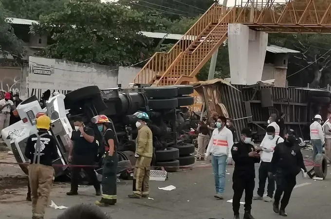 Al menos 55 inmigrantes mueren al volcar un camión en Chiapas y el conductor se da a la fuga