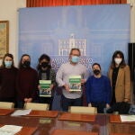 Francisco Guarido con representantes de los colectivos afectados
