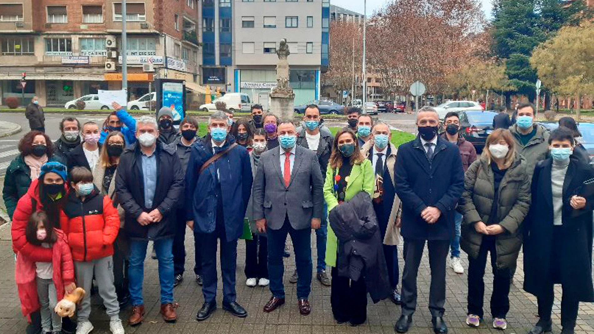 El presidente de la Diputación de León, Eduardo Morán, clausura el Curso de Experto Profesional en Técnicas de Extracción de Resina, impartido durante el último año en la UNED de Ponferrada
