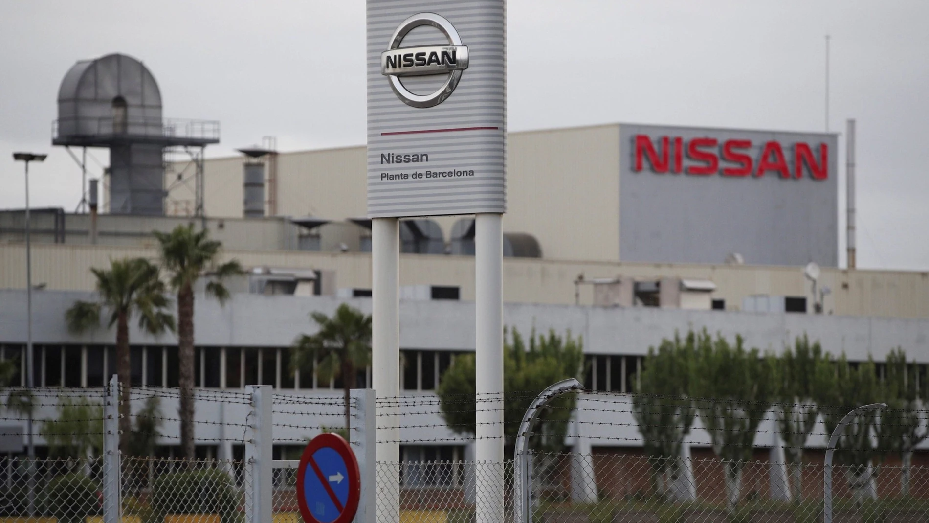 Vista exterior de la planta de Nissan en la zona franca de Barcelona