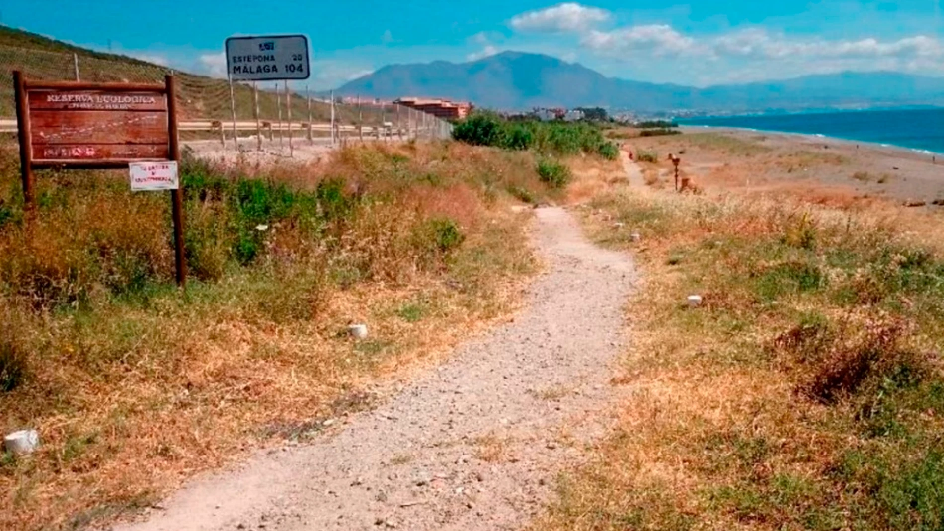 Tramo de la senda litoral a su paso por Manilva que se arreglará con cargo a la Diputación
