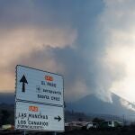 The Cumbre Vieja volcano continues to expel lava and ash, as seen from Tajuya on the Canary Island of La Palma, Spain, December 13, 2021. REUTERS/Borja Suarez
