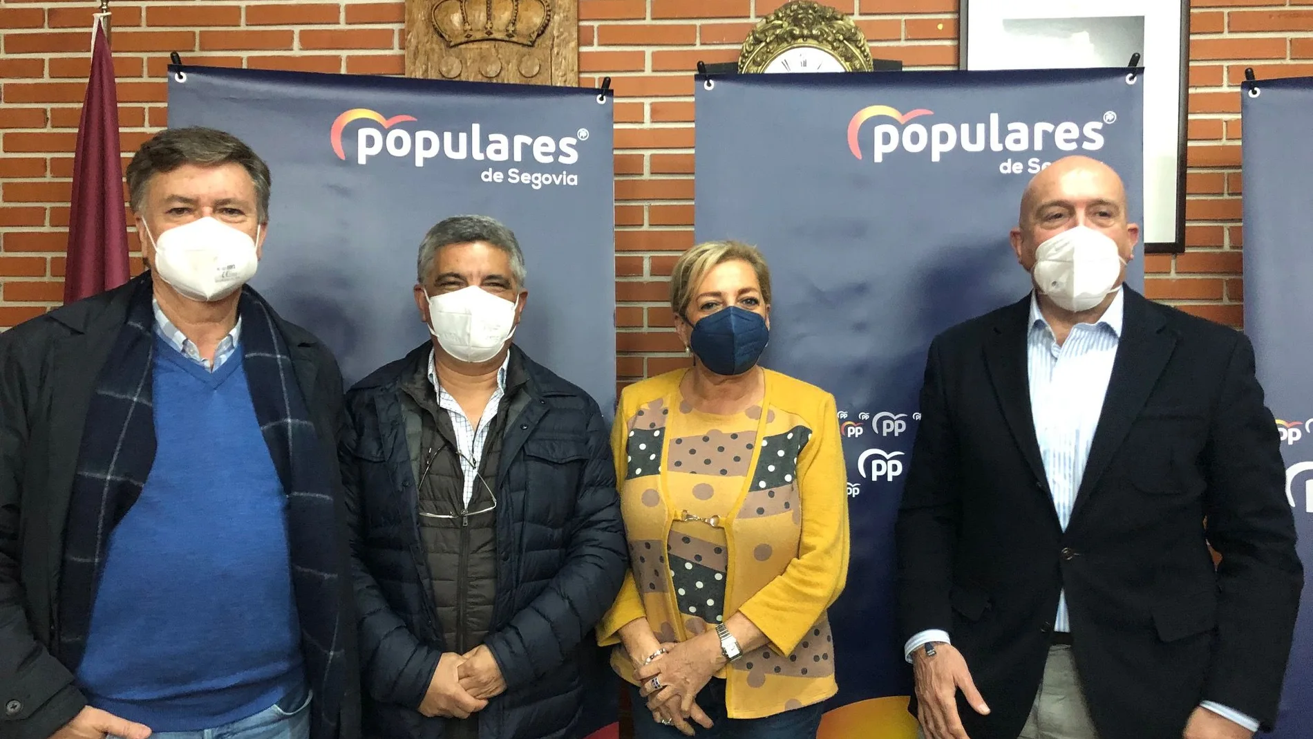 Carnero junto a Francisco Vázquez, Paloma Sanz y Dionisio García
