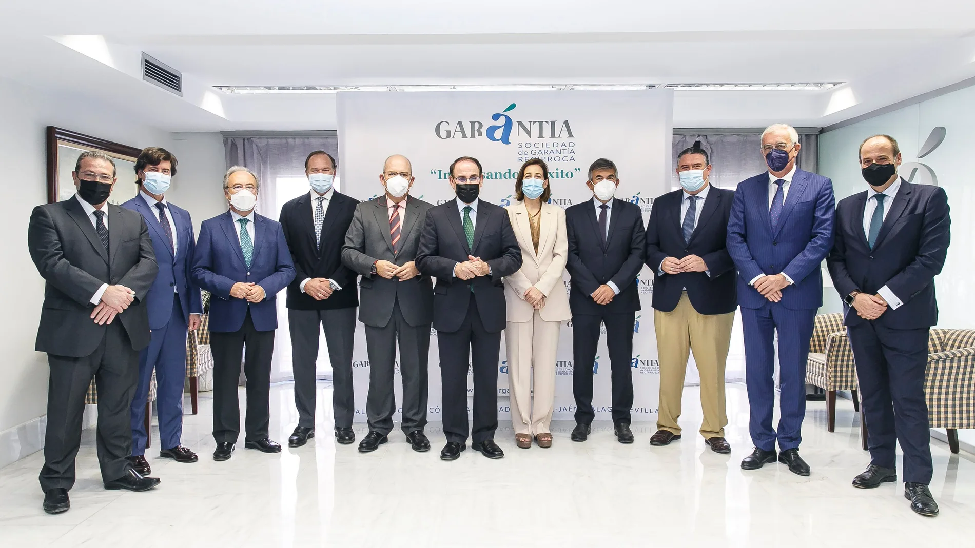 Foto de familia de Garántia SGR y las patronales empresariales de las ocho provincias andaluzas