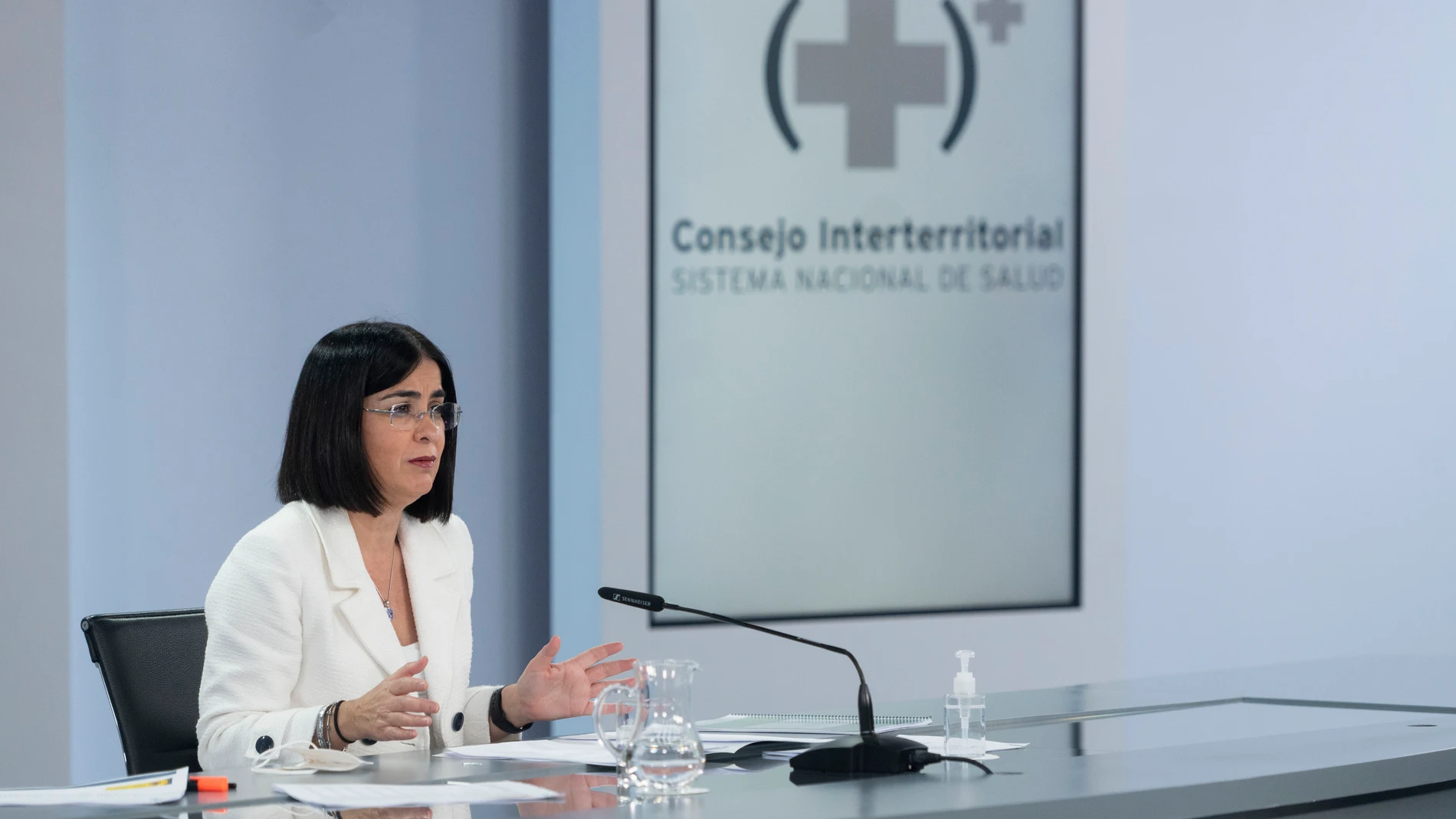 La ministra de Sanidad, Carolina Darias, durante la rueda de prensa posterior al Consejo Interterritorial del Sistema Nacional de Salud (SNS), a 15 de diciembre de 2021, en Madrid (España).