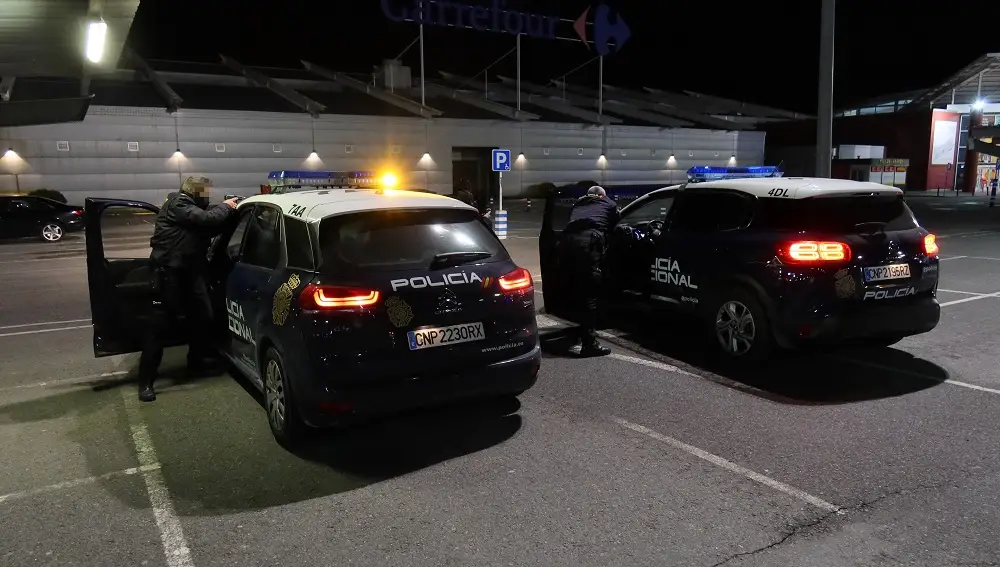 La Policía Nacional realiza un simulacro de incidente crítico en el Centro Comercial Luz de Castilla de Segovia