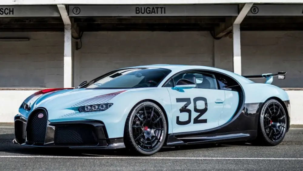 Bugatti Chiron Pur Sport retro