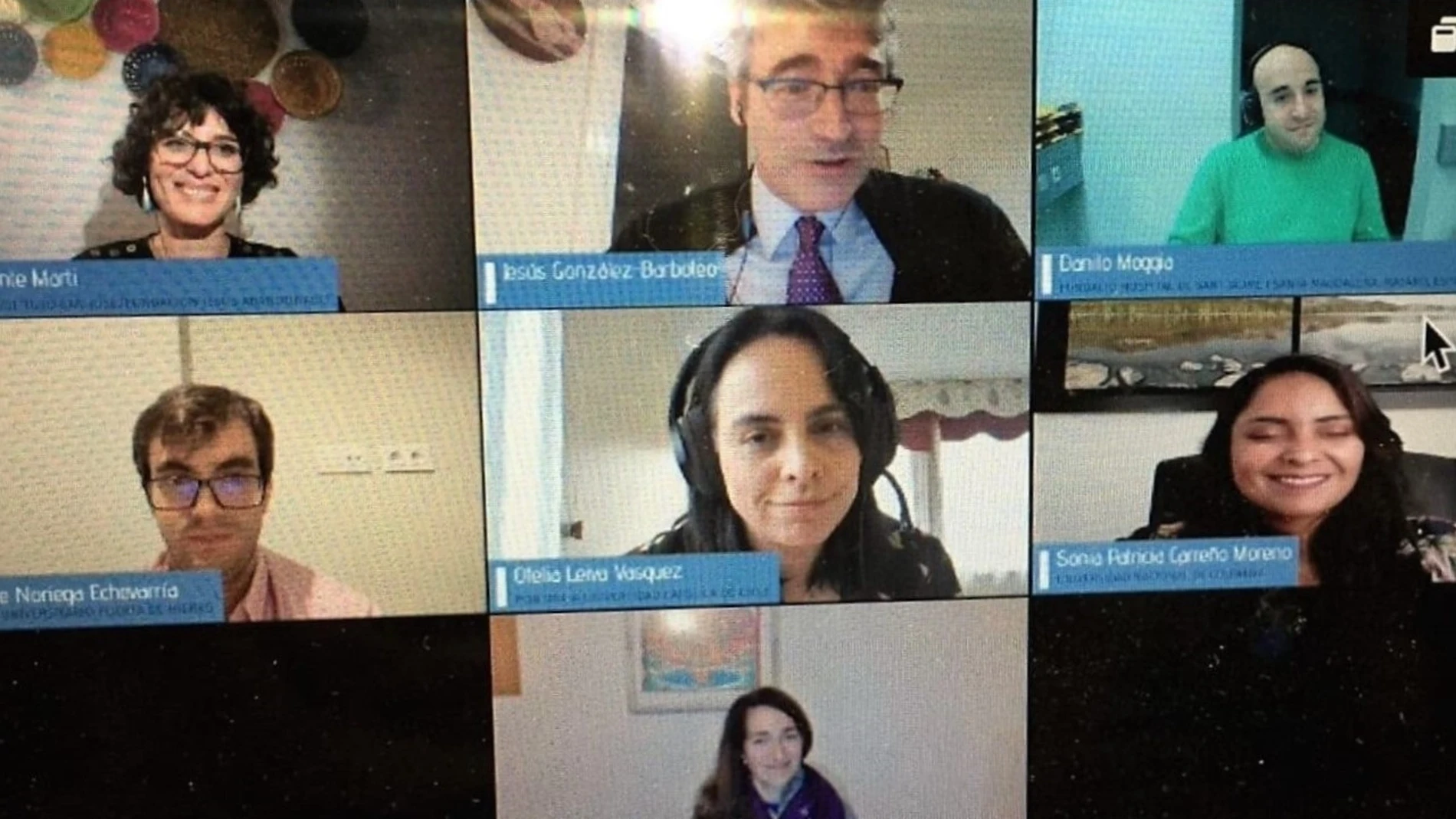 Miembros del Equipo de Atención Psicosocial (EAPS) presenta los resultados de la investigación