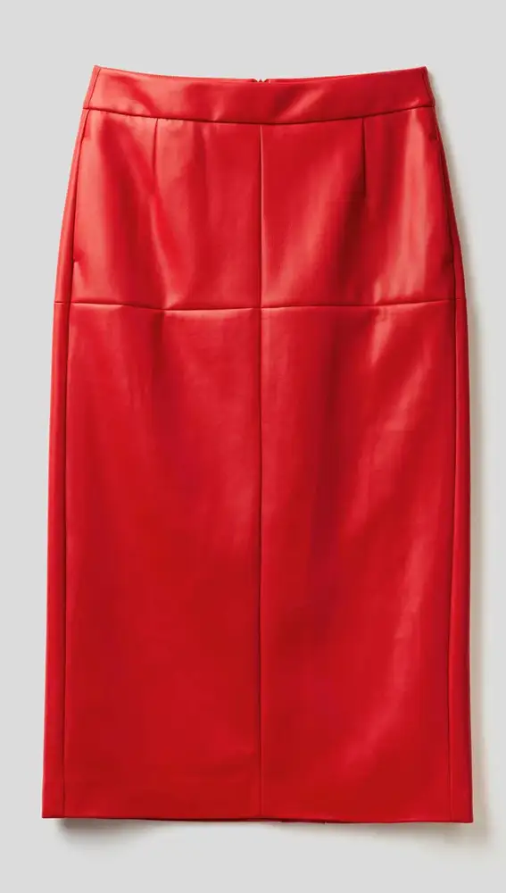 Falda roja.