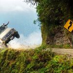 Conducir por algunas de las carreteras del planeta puede convertirse en una auténtica prueba de supervivencia