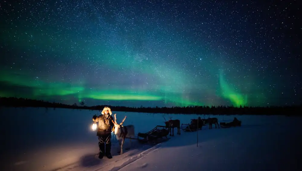 Avistar auroras boreales es uno de los mayores atractivos del Ártico
