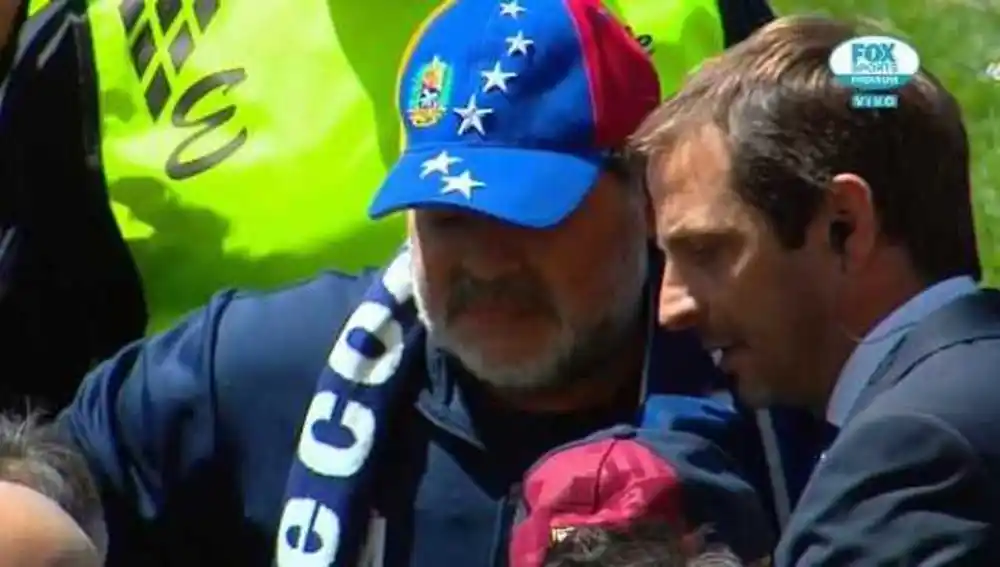 Gorra de Maradona con la bandera de Venezuela
