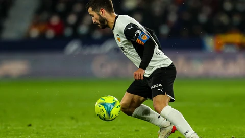 José Luis Gayà con el Valencia.